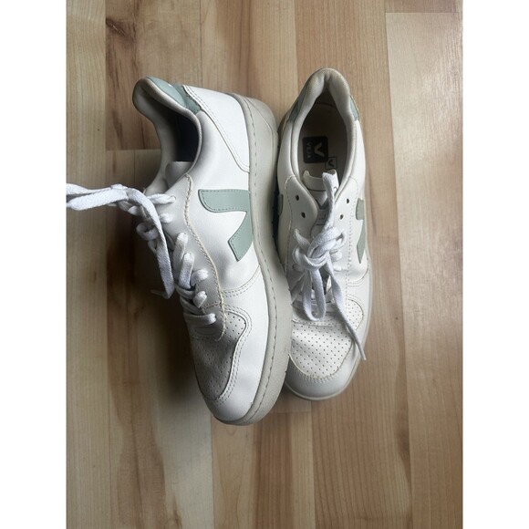 Veja T3 Womens   White Leather Sneakers Lace Up US 9 EU 40 Casual